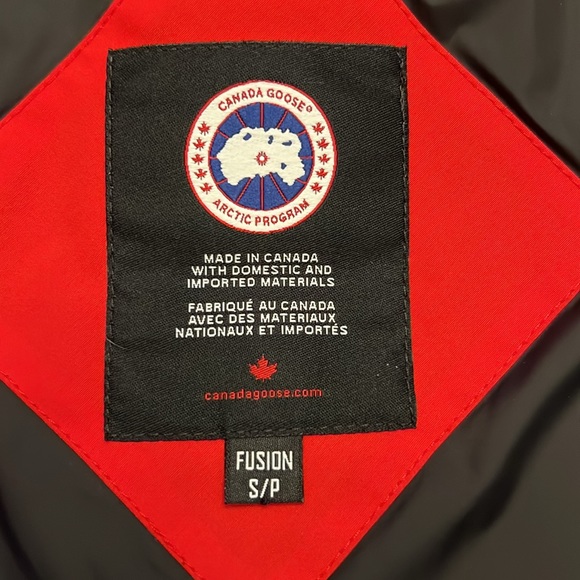 Canada Goose Trillium Parka, Fusion Fit (Petite) Size S, Red - Picture 11 of 13